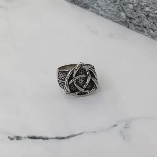 Ανδρικό δαχτυλίδι Mar & Mar Trinity Knot από ανοξείδωτο ατσάλι