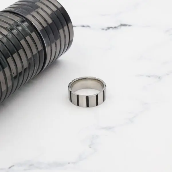 Ανδρικό δαχτυλίδι Mar & Mar Lined Black από ανοξείδωτο ατσάλι