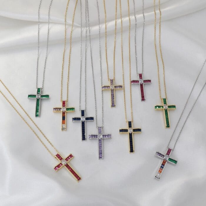 Κολιέ με σταυρό με ζιργκόν Nefeli Cross