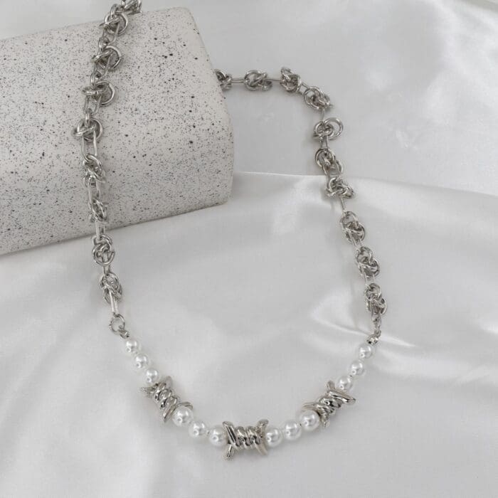 Rope Knot Pearl Chain